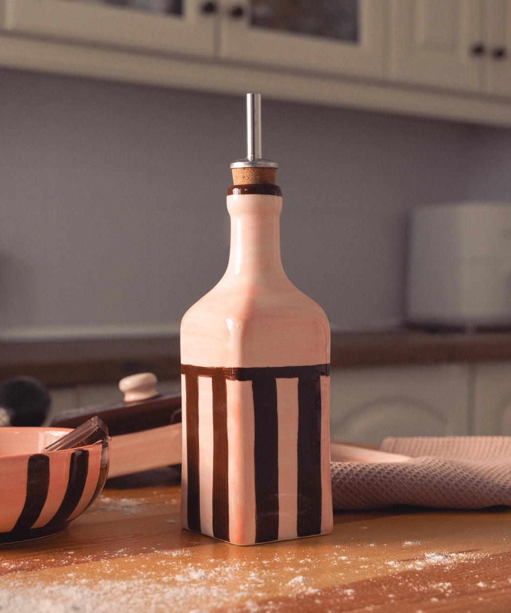 Ceramic Oil Dispenser 475ml - Chocolate – Handmade Oil Dispenser by Alfar Tierra Cocida - Kúbome
