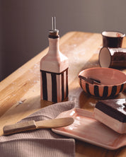 Ceramic Oil Dispenser 475ml - Chocolate – Handmade Oil Dispenser by Alfar Tierra Cocida - Kúbome