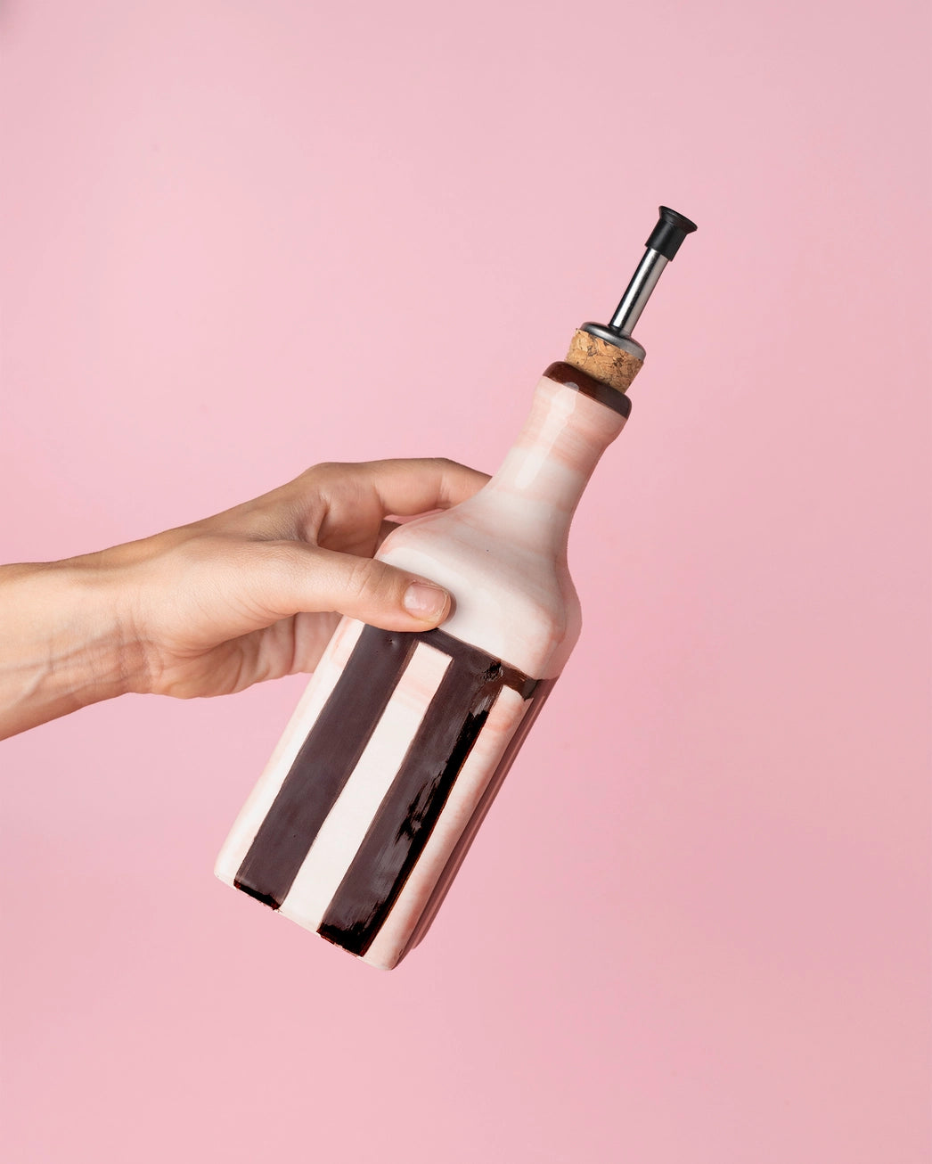 Ceramic Oil Dispenser 475ml - Chocolate – Handmade Oil Dispenser by Alfar Tierra Cocida - Kúbome