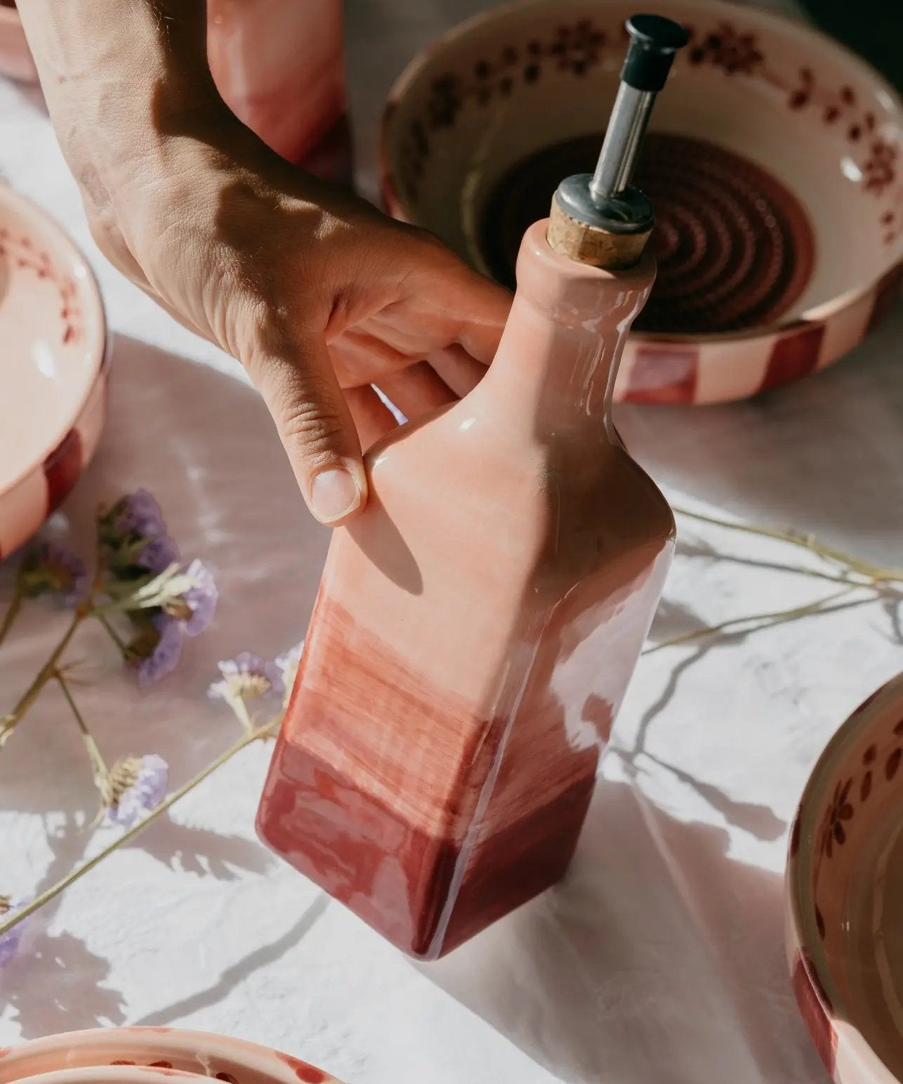 Ceramic Oil Dispenser 475ml - Sakura – Handmade Oil Dispenser by Alfar Tierra Cocida - Kúbome