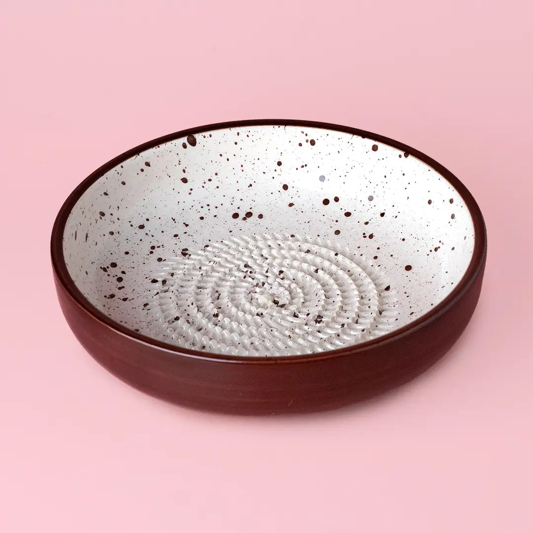 Large Ceramic Grater Plate - Brownie – Handmade Grater by Alfar Tierra Cocida - Kúbome