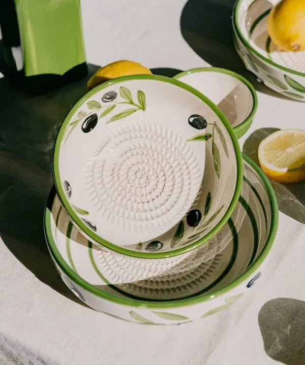 Large Grater Plate - Olive – Handmade Grater by Alfar Tierra Cocida - Kúbome