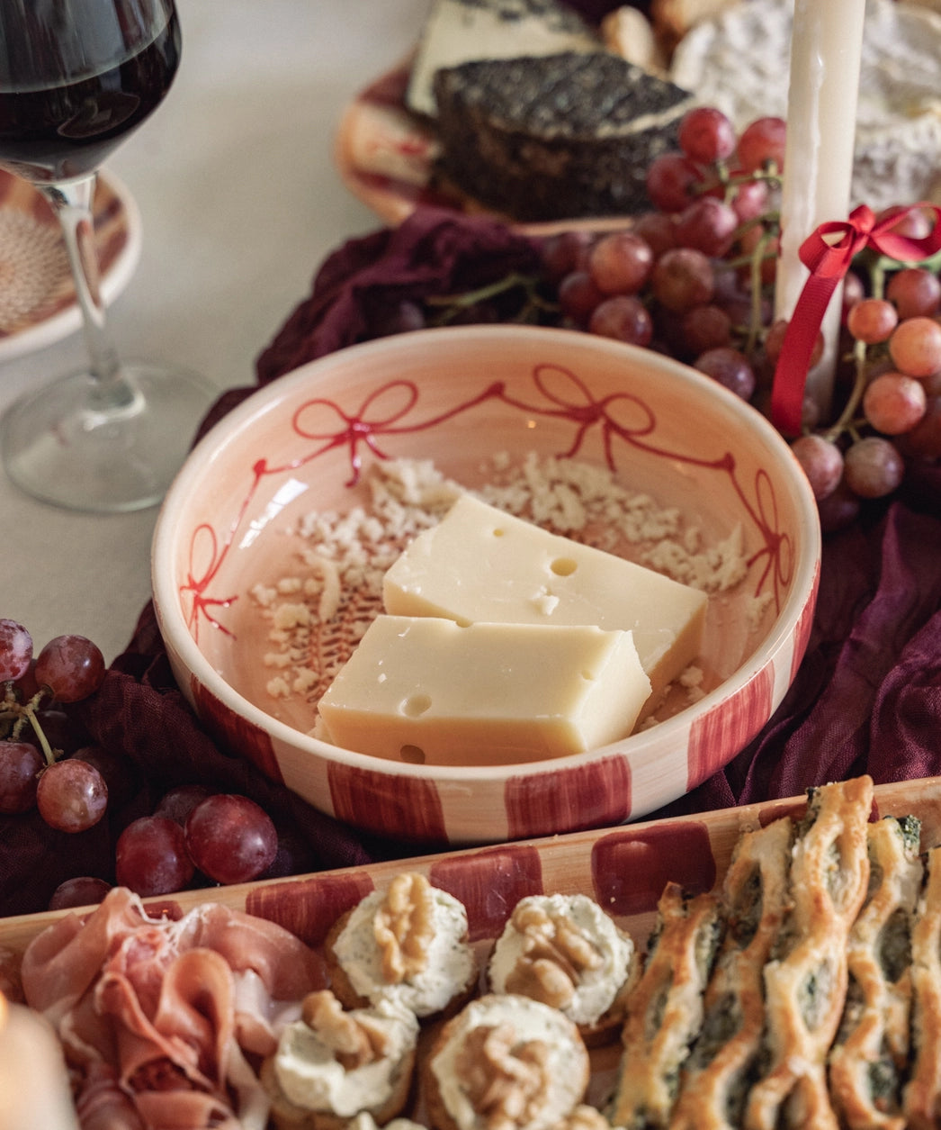 Large Pottery Grater Plate - Noelle *Wooden Spoon Included* – Handmade Grater by Alfar Tierra Cocida - Kúbome