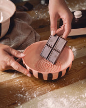 *Limited Edition* Medium Pottery Grater Plate – Chocolate – Handmade Grater by Alfar Tierra Cocida - Kúbome
