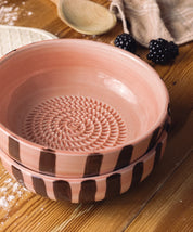 *Limited Edition* Medium Pottery Grater Plate – Chocolate – Handmade Grater by Alfar Tierra Cocida - Kúbome