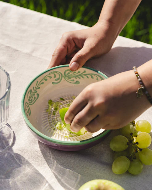 Medium Ceramic Grater Plate - Esmeralda – Handmade Grater by Alfar Tierra Cocida - Kúbome