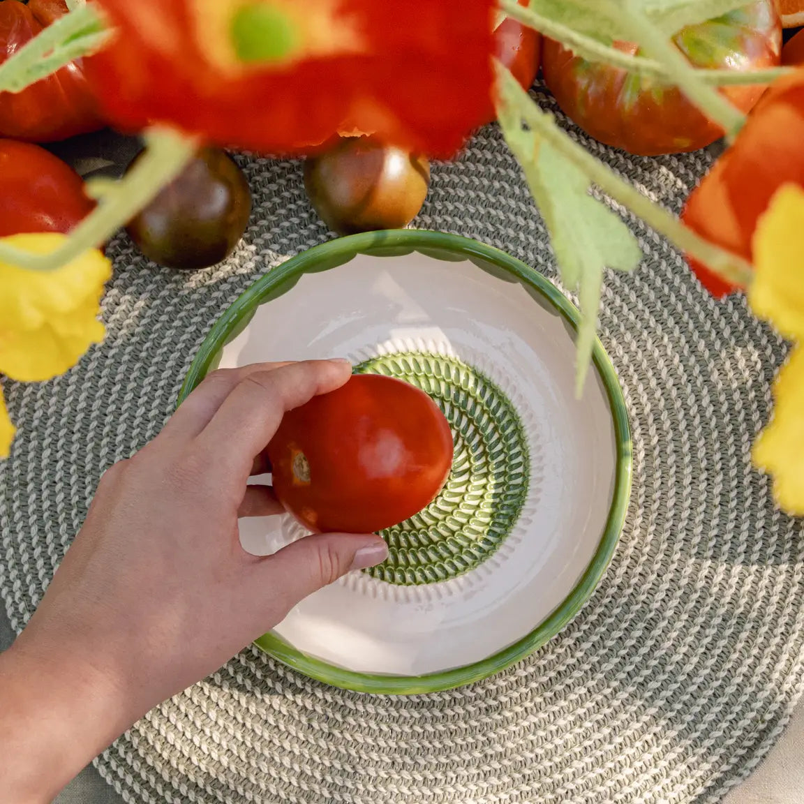 Medium Pottery Grater Plate – Roots – Handmade Grater by Alfar Tierra Cocida - Kúbome
