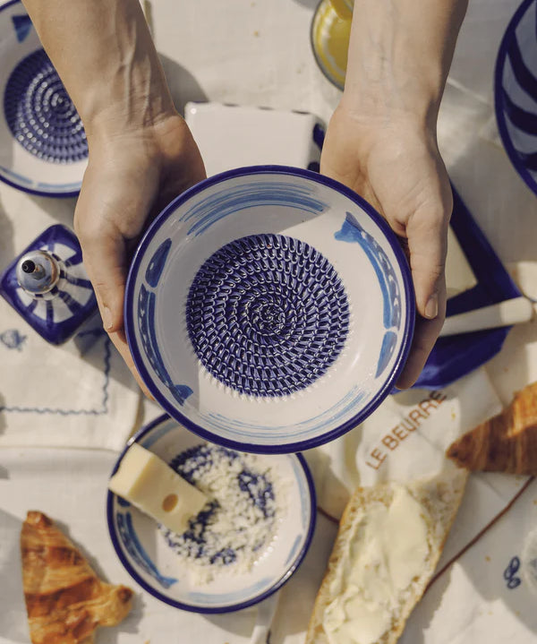 Medium Pottery Grater Plate – Tuna – Handmade Grater by Alfar Tierra Cocida - Kúbome