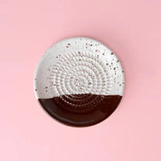 Small Ceramic Plate Food Grater - Hazelnut – Handmade Grater by Alfar Tierra Cocida - Kúbome