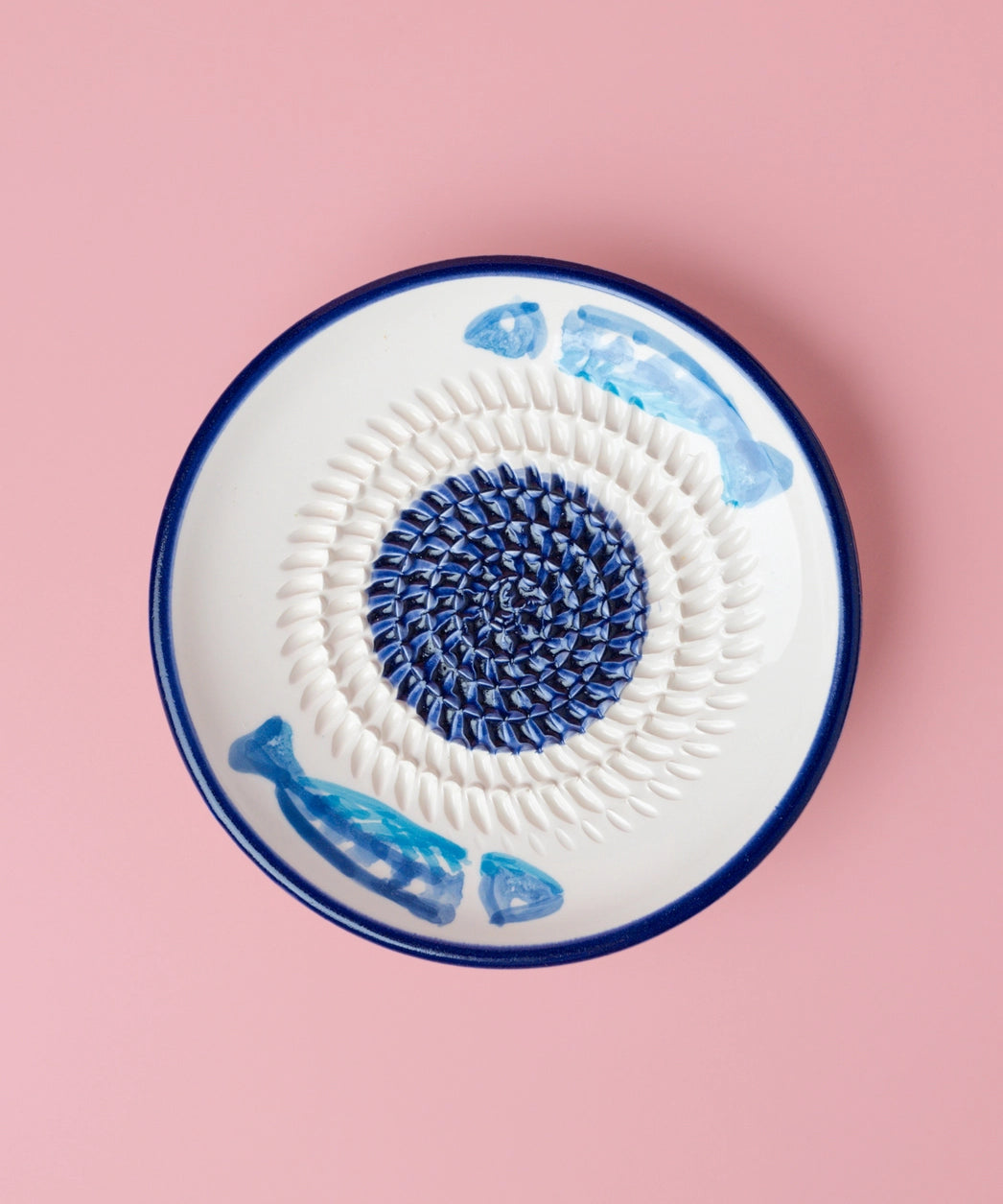 Small Ceramic Plate Food Grater - Tuna – Handmade Grater by Alfar Tierra Cocida - Kúbome