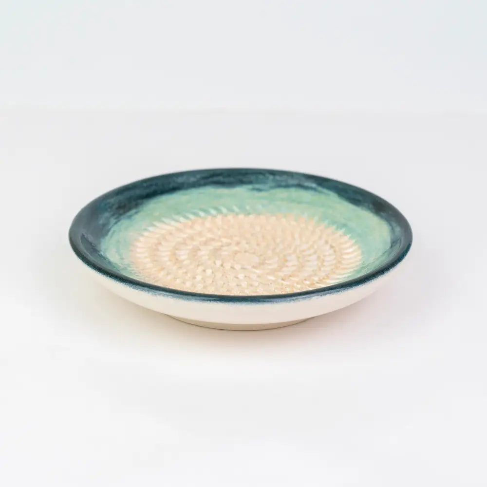 Small Grater Ceramic Dish - Brisa – Handmade Grater by Alfar Tierra Cocida - Kúbome