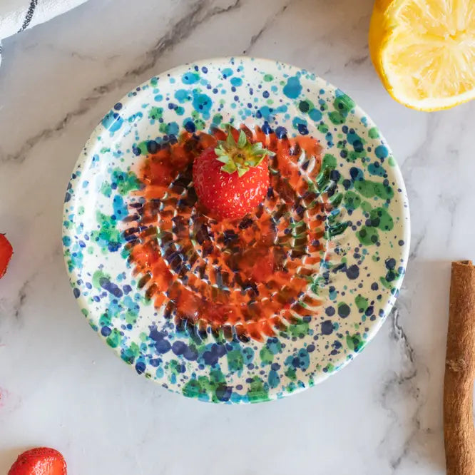 Small Grater Ceramic Dish - Coral – Handmade Grater by Alfar Tierra Cocida - Kúbome