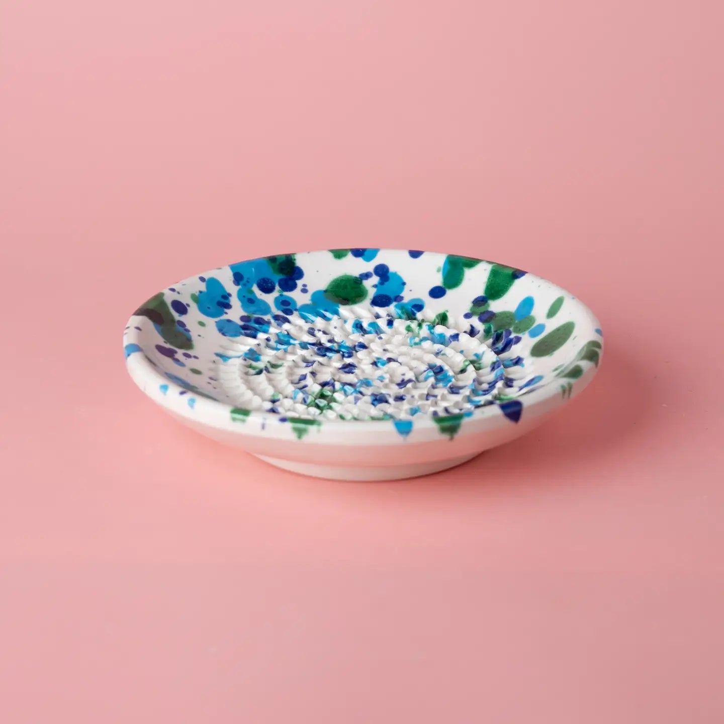 Small Grater Ceramic Dish - Coral – Handmade Grater by Alfar Tierra Cocida - Kúbome