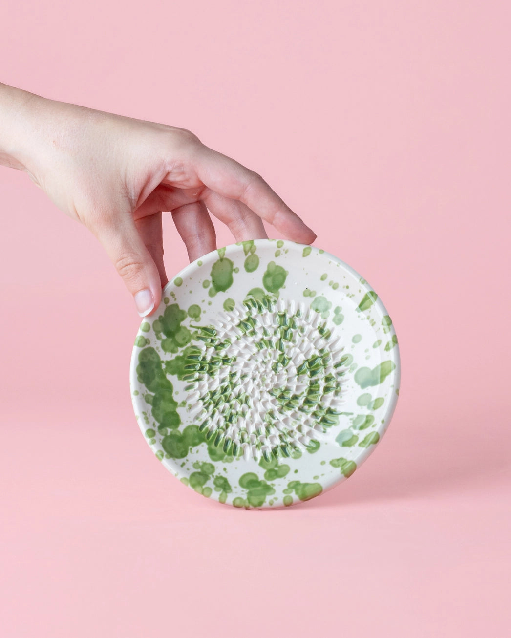 Small Grater Ceramic Dish - Musgo – Handmade Grater by Alfar Tierra Cocida - Kúbome