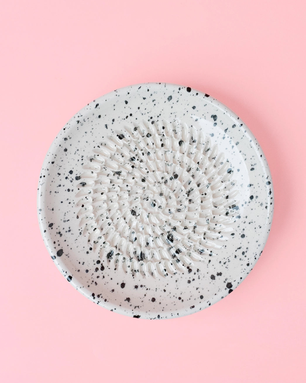 Small Grater Ceramic Dish - Oreo – Handmade Grater by Alfar Tierra Cocida - Kúbome