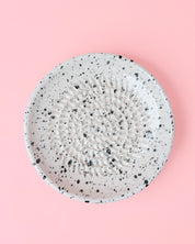 Small Grater Ceramic Dish - Oreo – Handmade Grater by Alfar Tierra Cocida - Kúbome