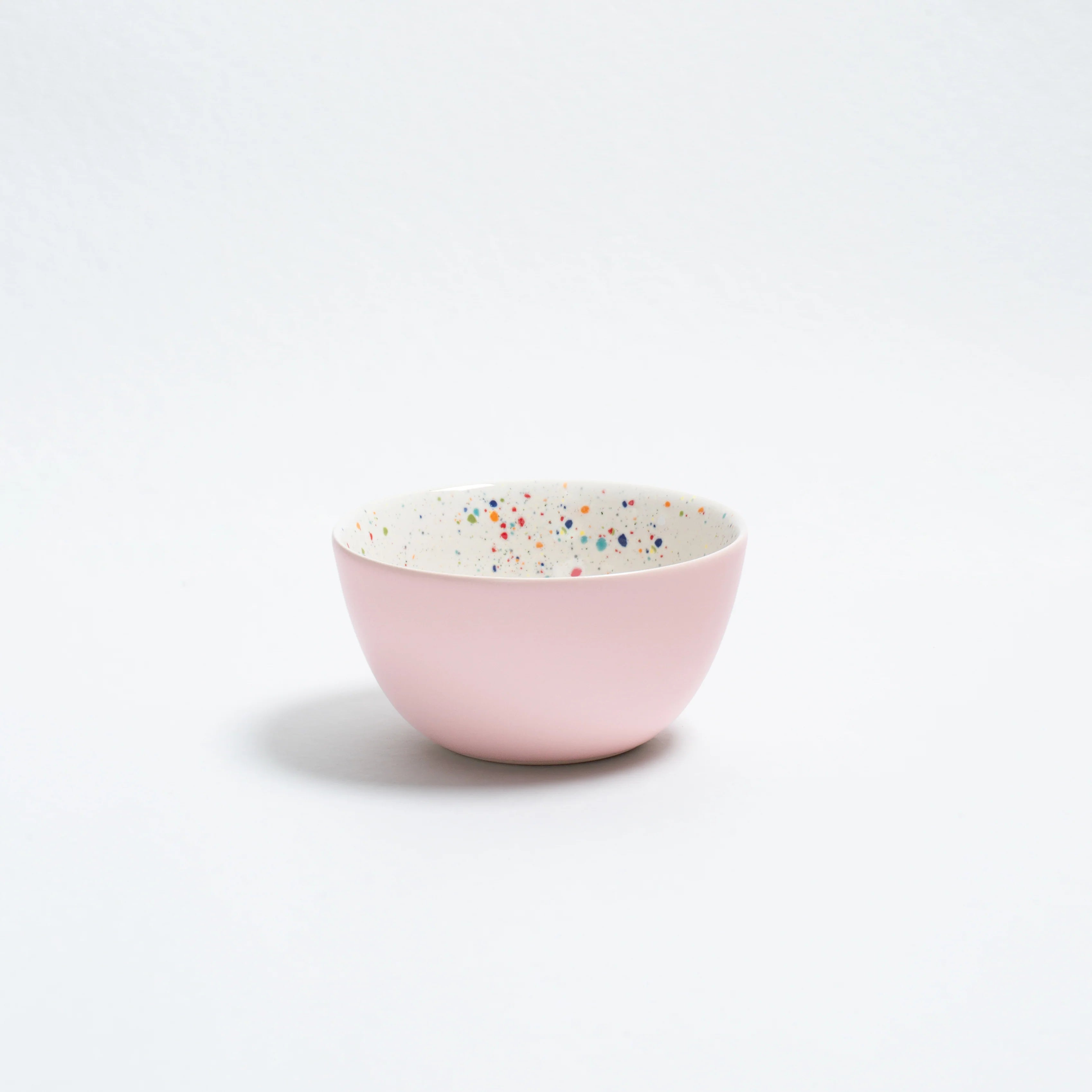 Breeze Party In Stoneware Bowl 16cm – Handmade Bowls by Egg Back Home - Kúbome
