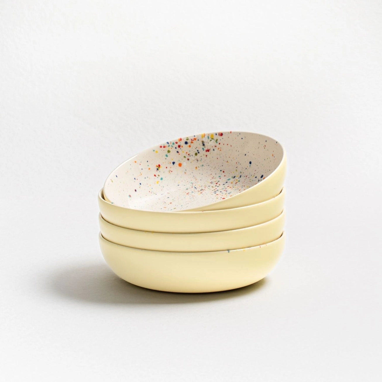 Breeze Party in Stoneware Pasta Plate 21cm – Handmade Pasta Plate by Egg Back Home - Kúbome