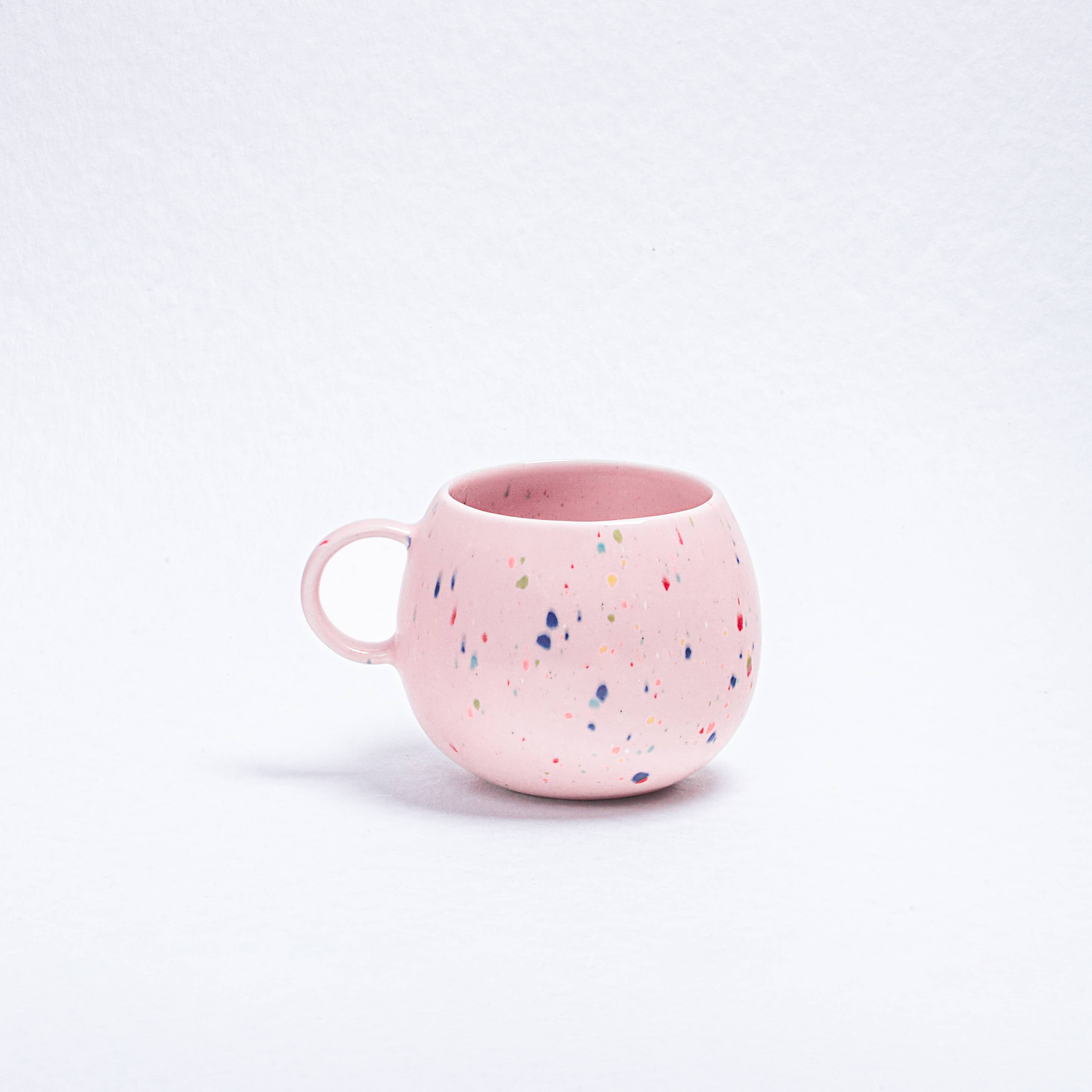 *New* Party Ball Mug 500ml – Handmade Mugs by Egg Back Home - Kúbome