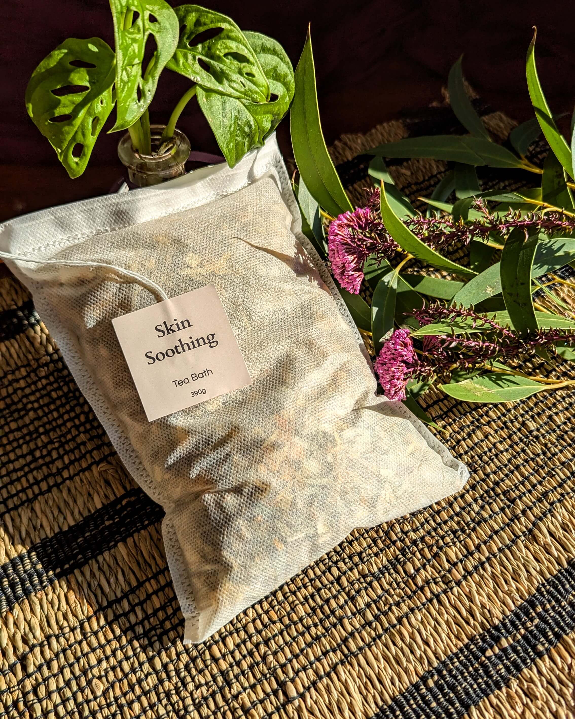 Tea Bath - Skin-Soothing Bath Soak – Handmade Wellness by Kúbome - Kúbome