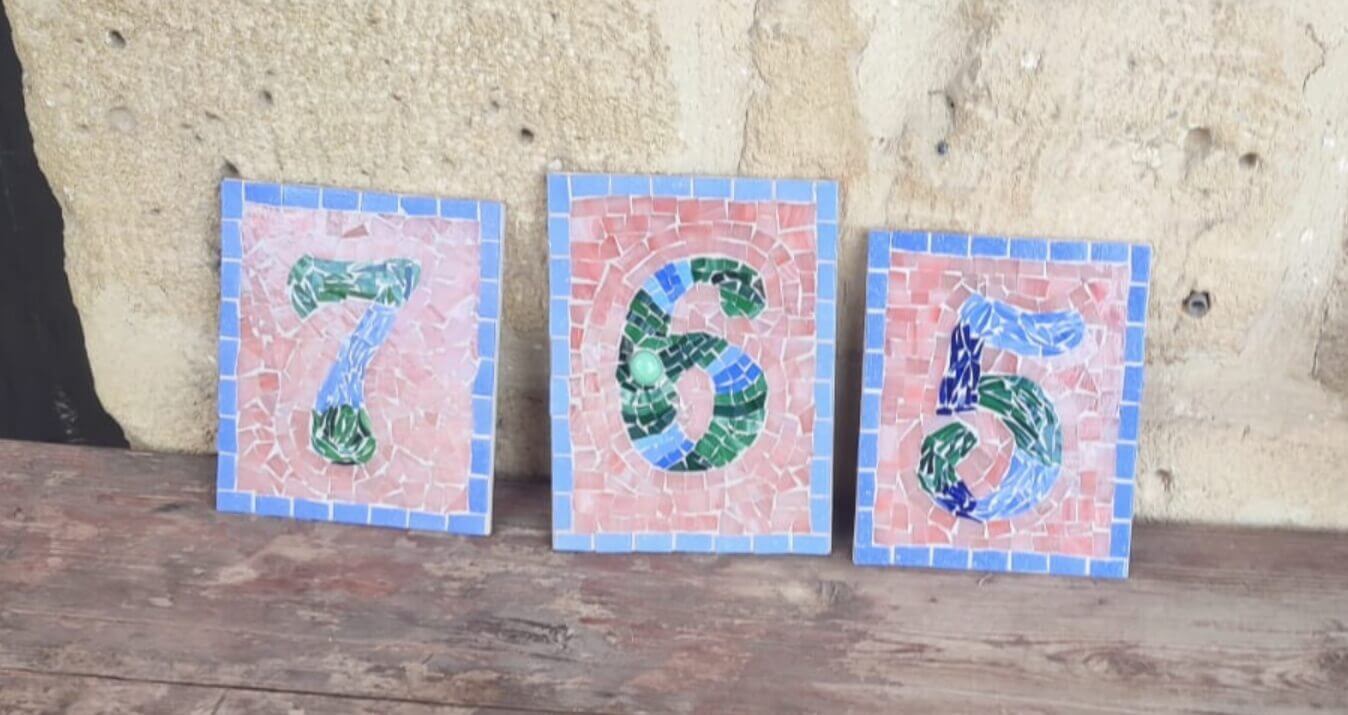 Custom Mosaic House Number – Handmade Artwork by Mosaic Haven - Kúbome